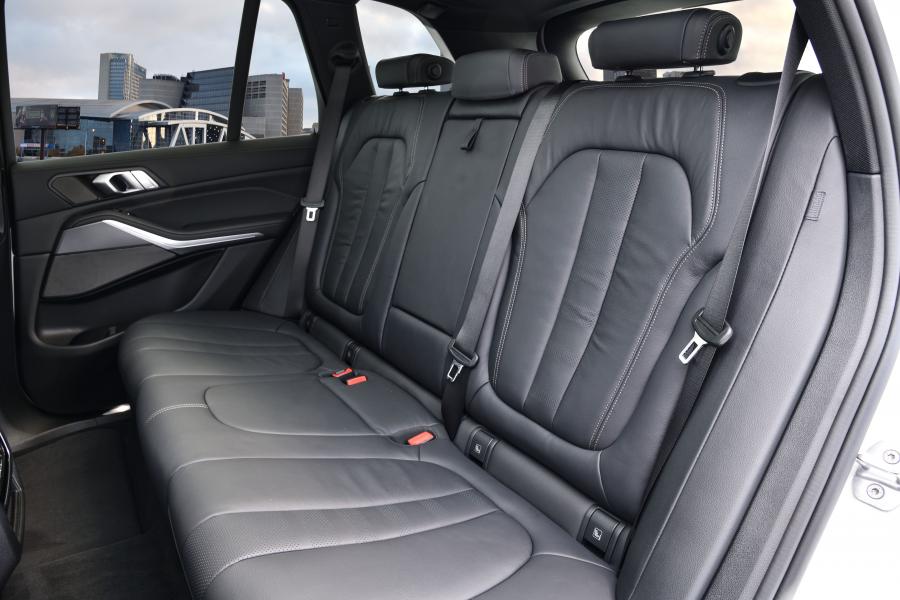 Интерьер BMW X5 xDrive30d (G05) 2018 года  (WW) (фото 87 из 146)